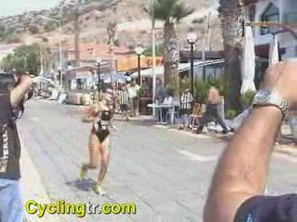Genç Büyük Bayanlar Çeşme Triathlon Yarışı