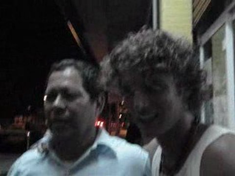 Samuel manda saludos a sus fans de la Web Oficial