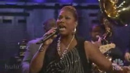 Queen Latifah Feat The Roots - Cue The Rain / LIVE