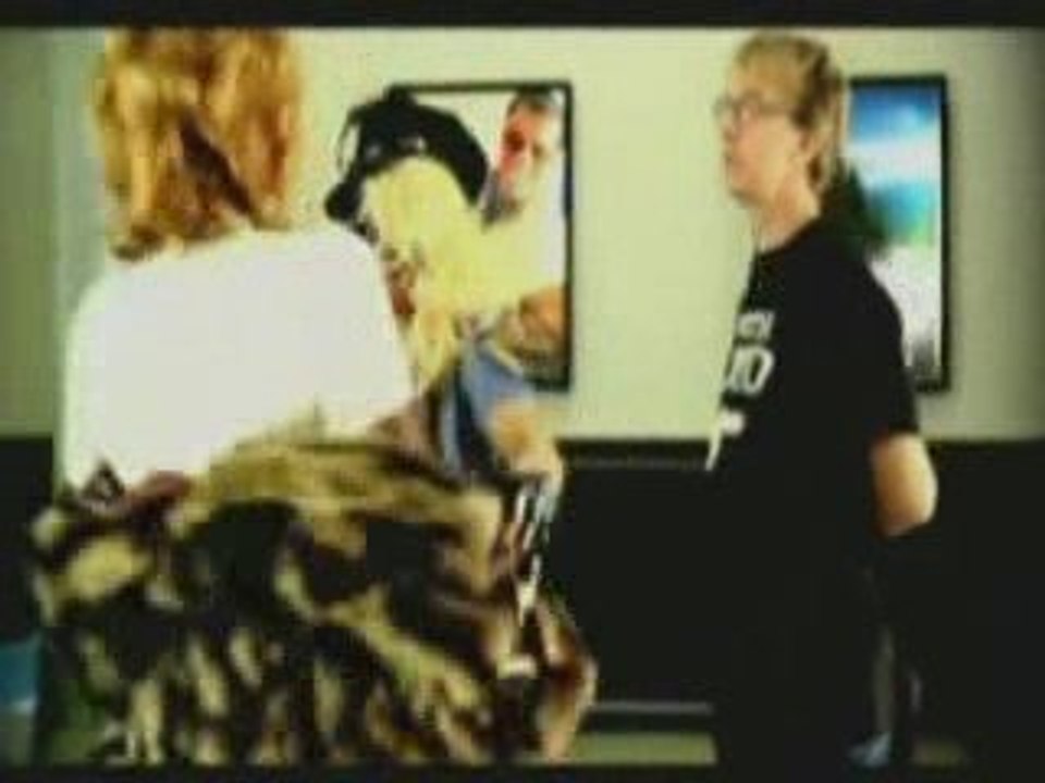Sexy Pamela Anderson ad banned