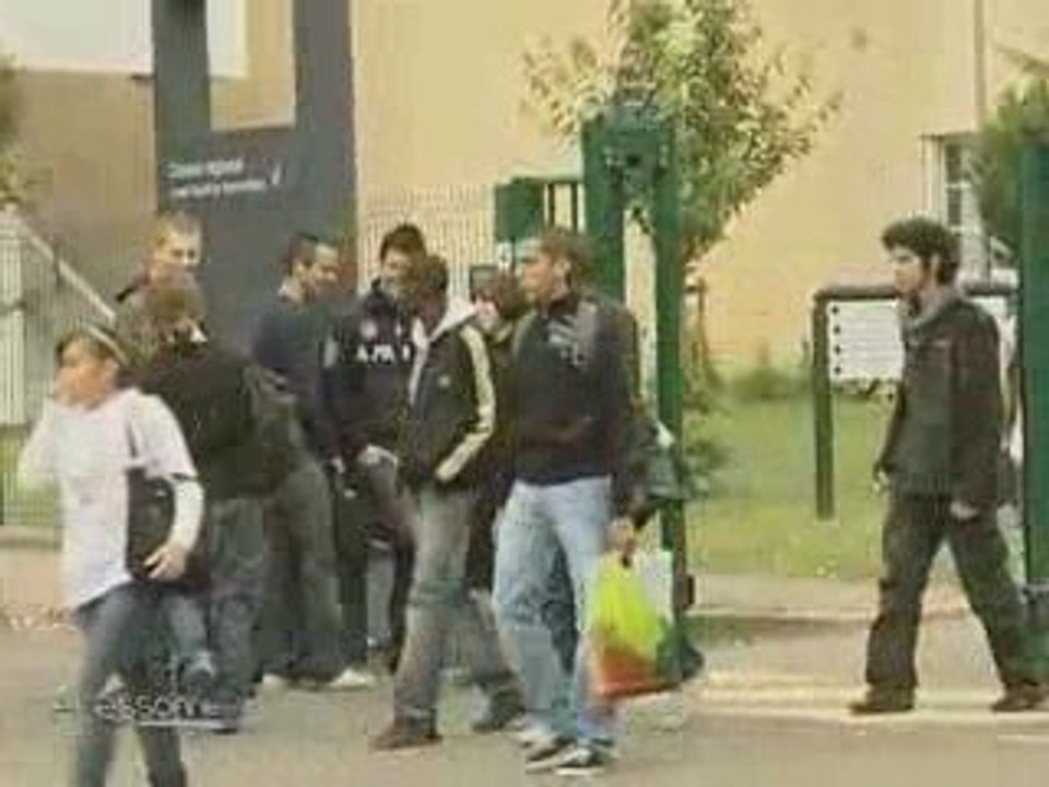Chasse à la mini-jupe au Lycée G. de St Hilaire d'Etampes