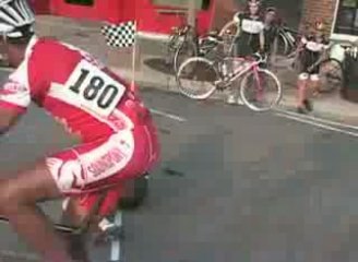 J'ai gagné ? velo: chute sur la ligne d'arrivee