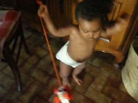 J'adore le kdo de mon parrain ...