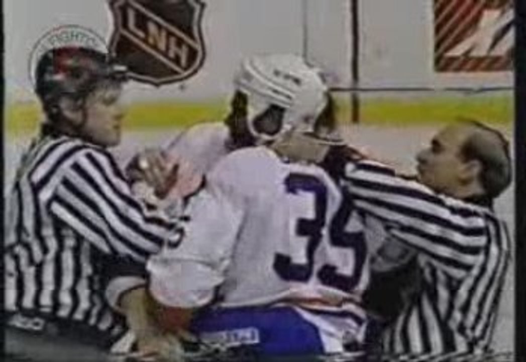 Shawn Antoski vs Donald Brashear FLYERS vs CANADIENS ROUND1