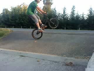 tail tap foot jam
