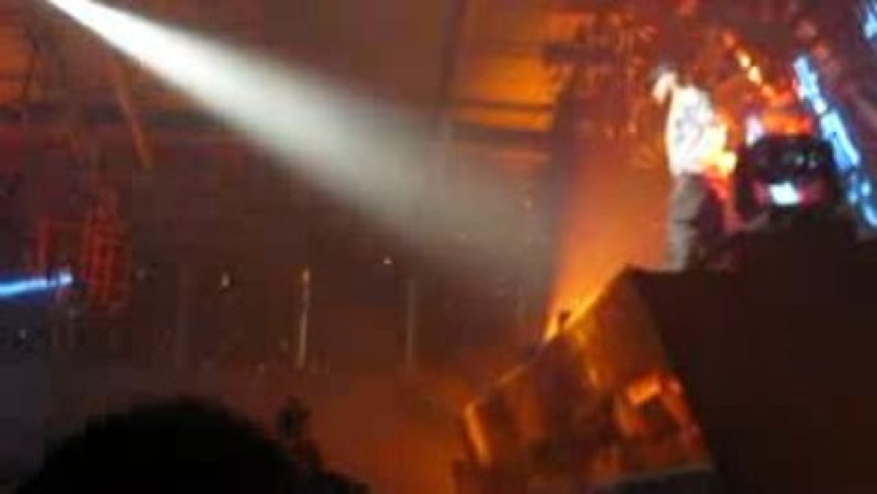 Ruffian avec le ballon Trip & Teuf à la Q-Base 2009