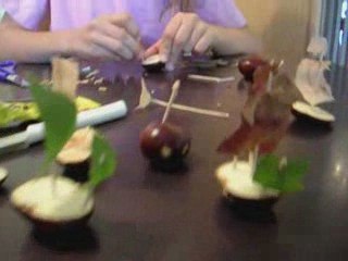 Aus Kastanien kleine Schiffe basteln