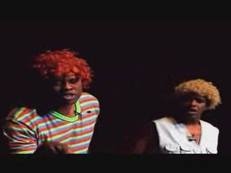 téat la kour "kosa i fé ri a zot" [1]