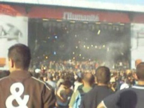 LES WAMPAS AVEC LES FILLES SUR SCENE. FETE DE L'HUMA 2009