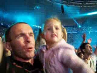 Nesrine danse sur "XXL" au Stade de France