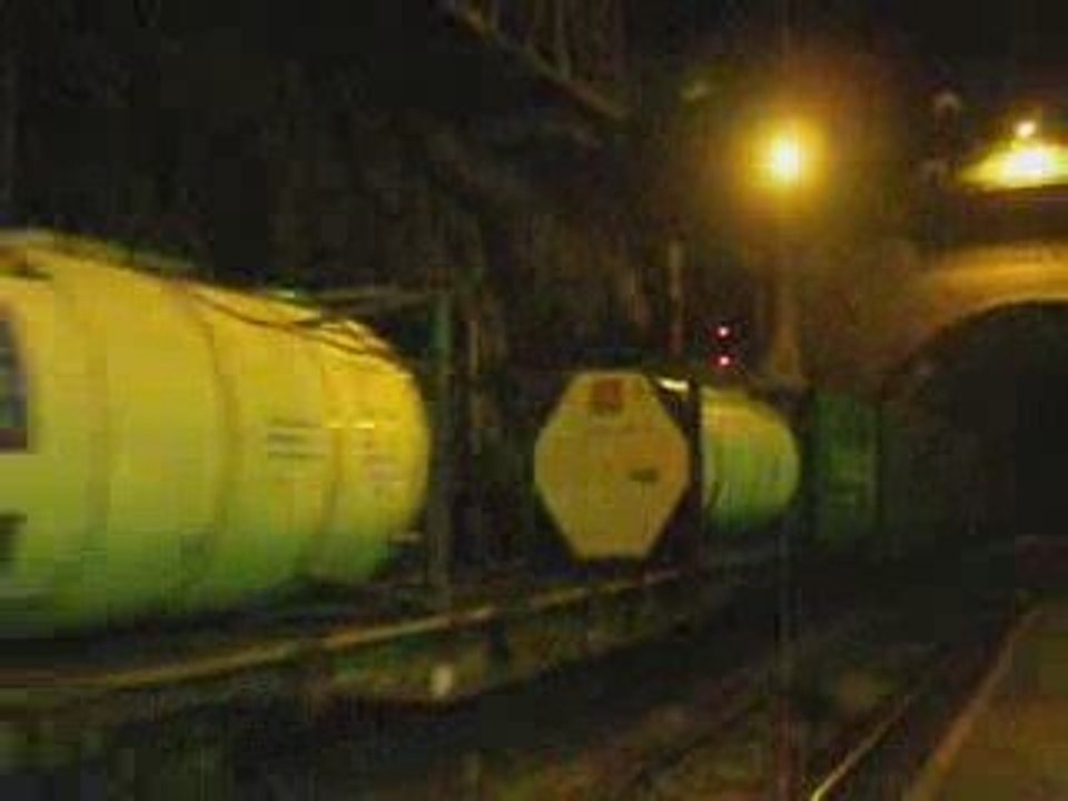 Arrivée AGC provenance Caen & passage train porte conteneurs