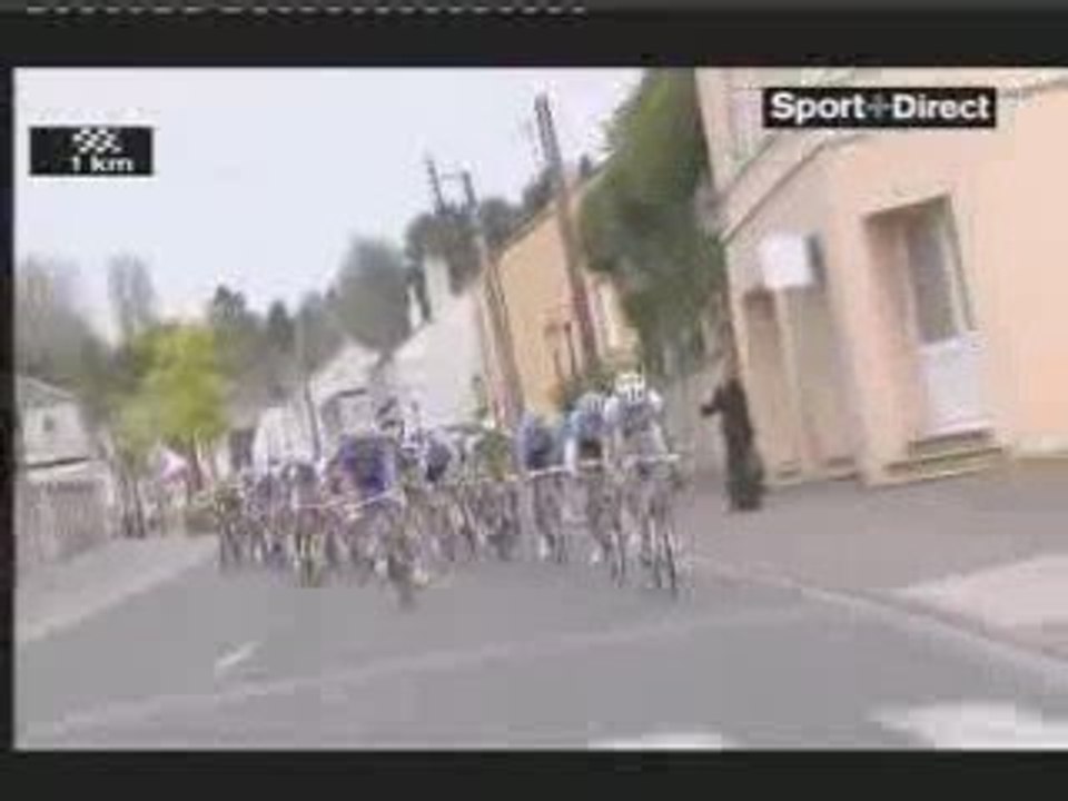 A 2 km de l'arrivée du GP de Fourmies