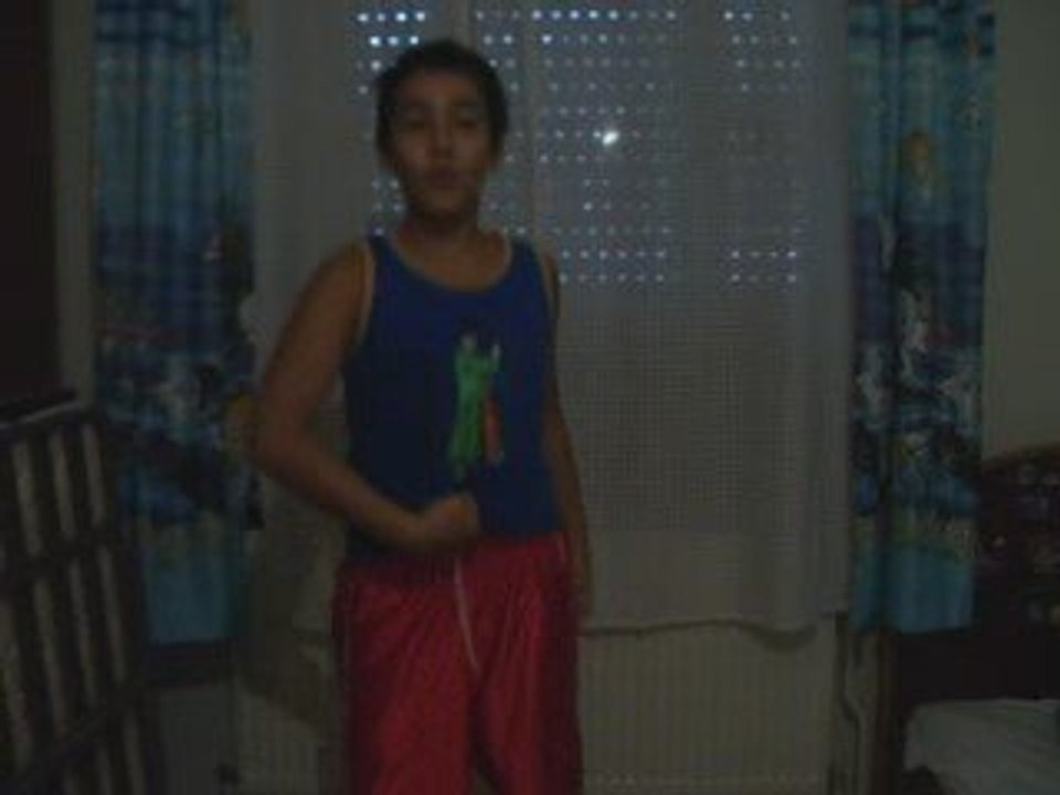 Çılgın Göbek Deliği Dansı