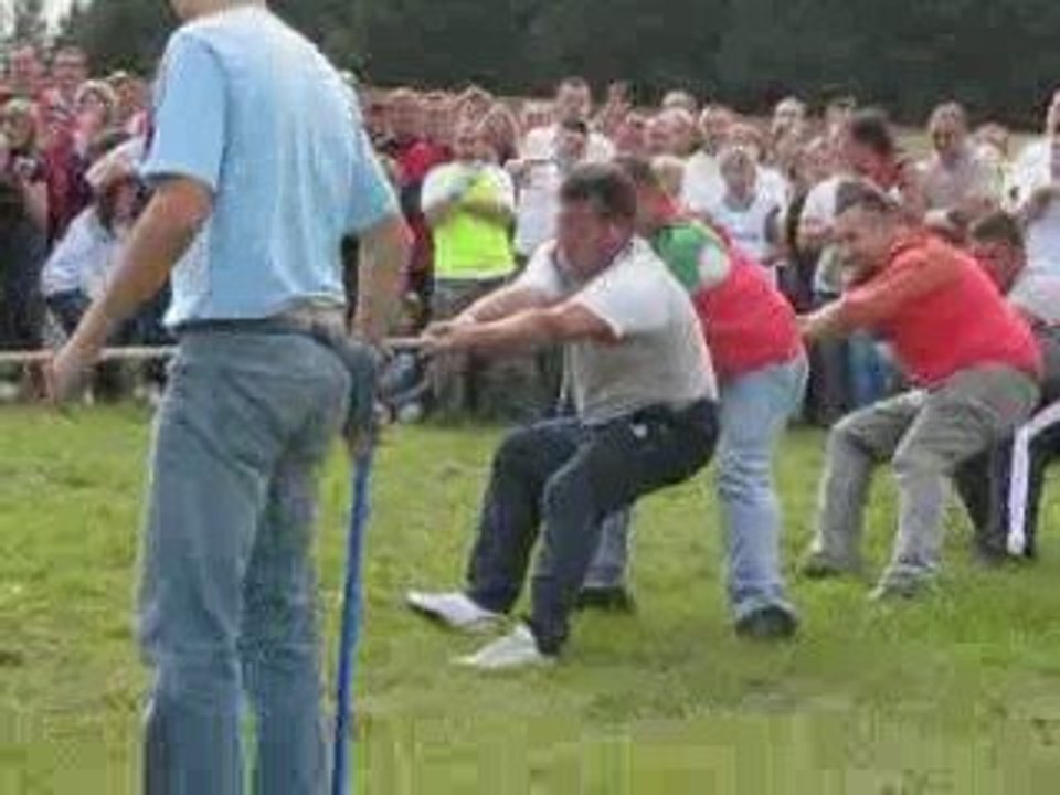 Przeciąganie liny - Święto WSI - KRZECZKOWO 2009