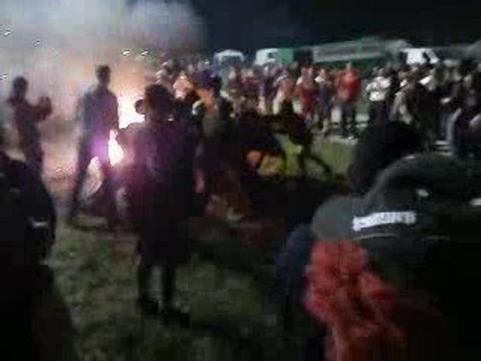 Bol D'Or 2009 battle voiture en feu