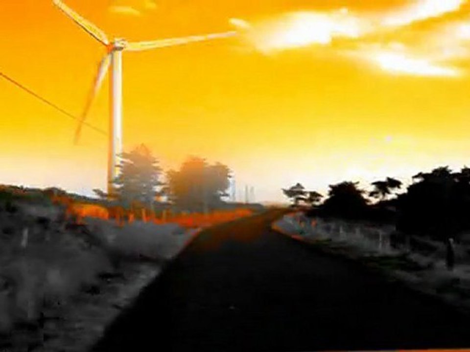 deux éoliennes en lozere