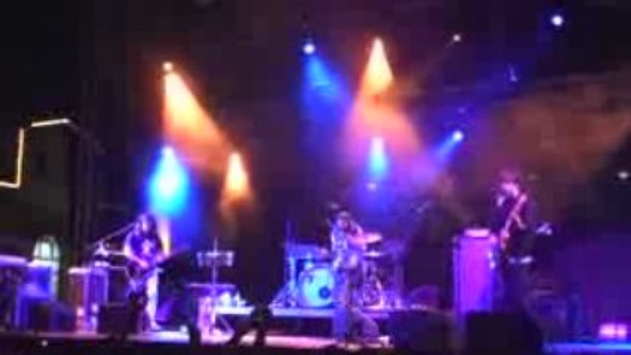 mgmt live - live in greece (future of the left support)
