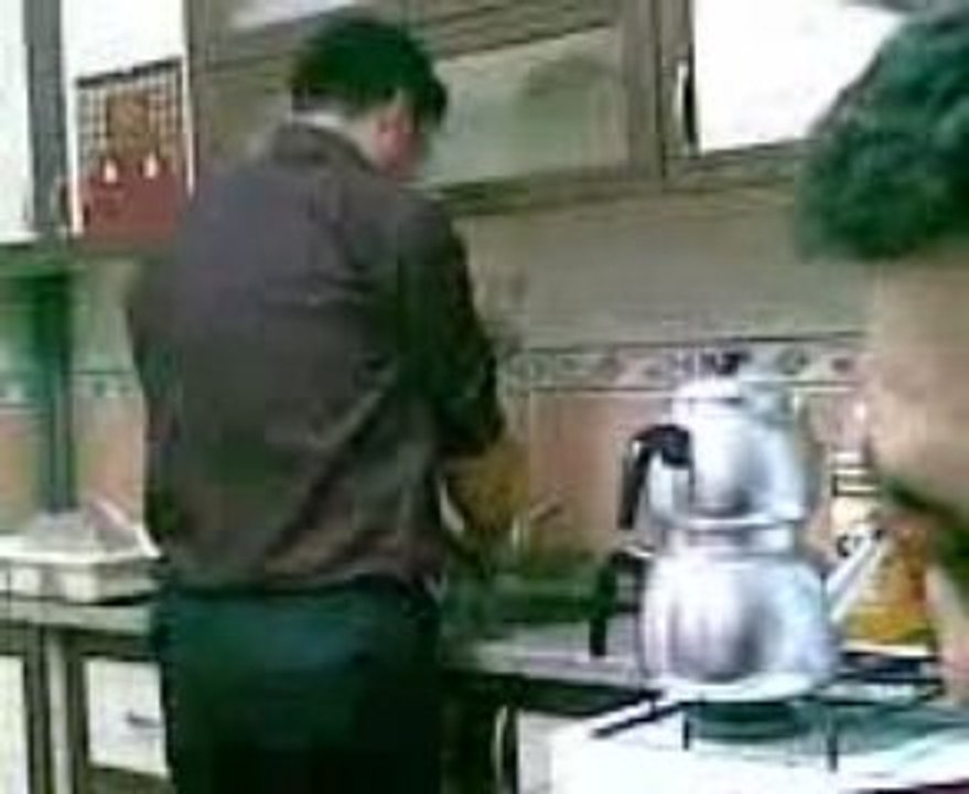 Bulaşık Nasıl Yıkanır :))