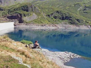 L'ETANG D'ARAING ET LA CHAPELLE DE L'ISARD