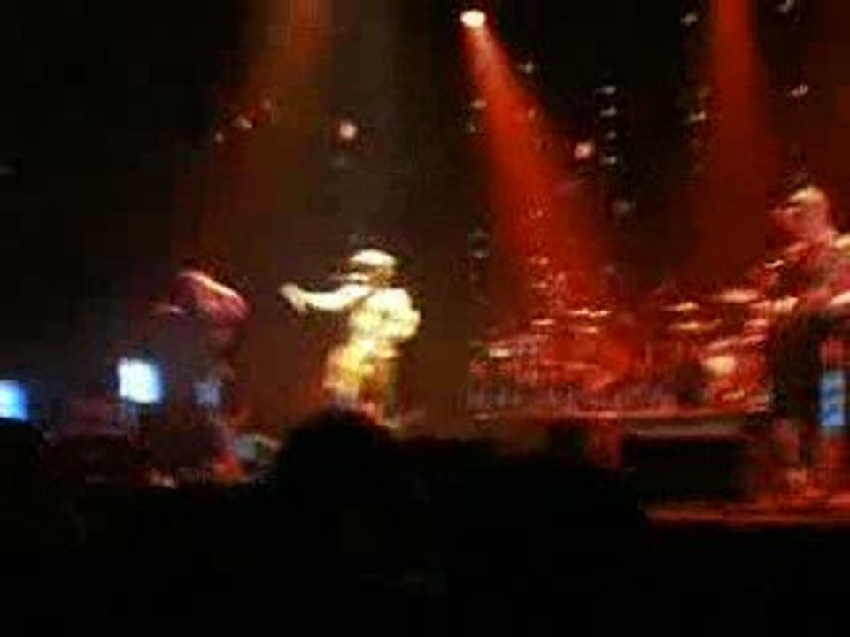 Manu Chao - Bienvenida a Tijuana (Live Calais)