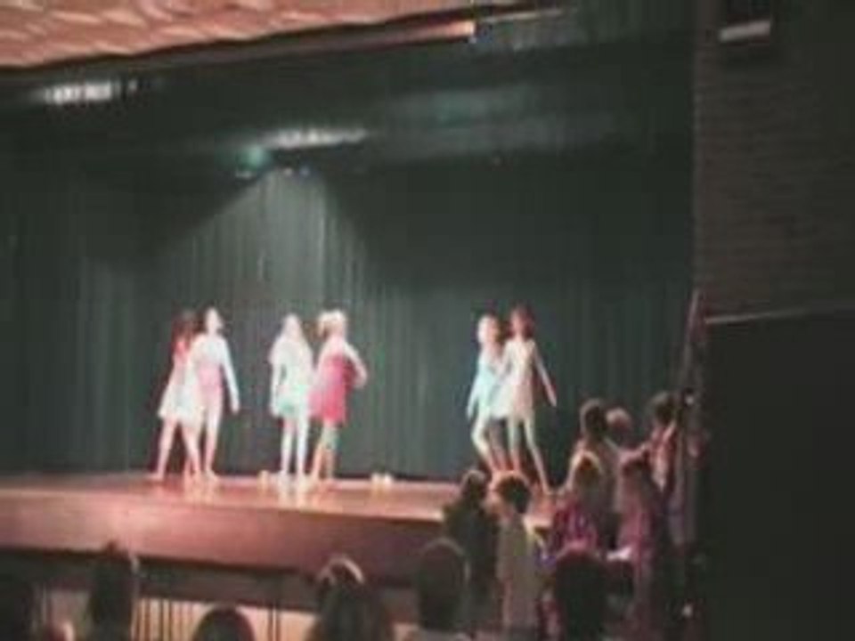 SPECTACLE ART TERRE 2009 2 danses des 13-16 ans