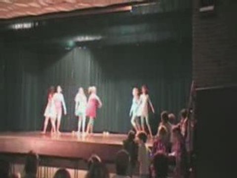 SPECTACLE ART TERRE 2009 2 danses des 13-16 ans