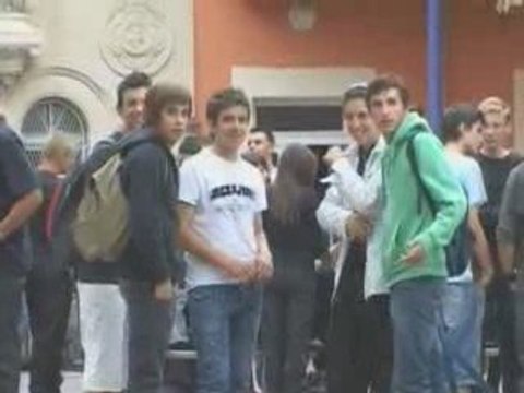 Le collège Jean Rostand fermé (Grippe A Nîmes)