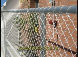 Proteccion de perros y gatos evita caida desde el balcon