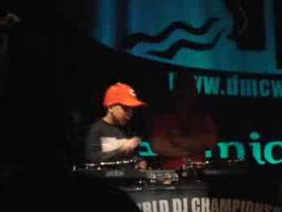 DJ Yeah (7yr old DJ) - 2005 DMC World DJ Championships