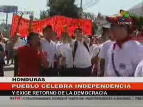 Pueblo hondureño exige regreso de Manuel Zelaya