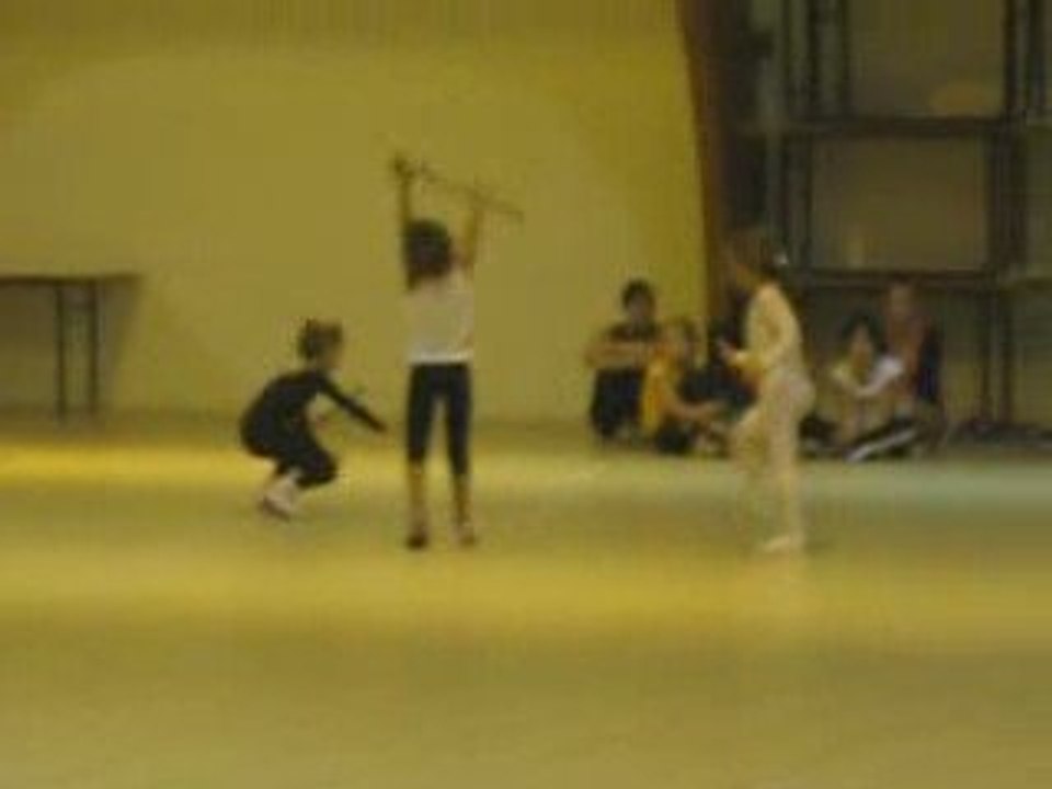 twirling 028