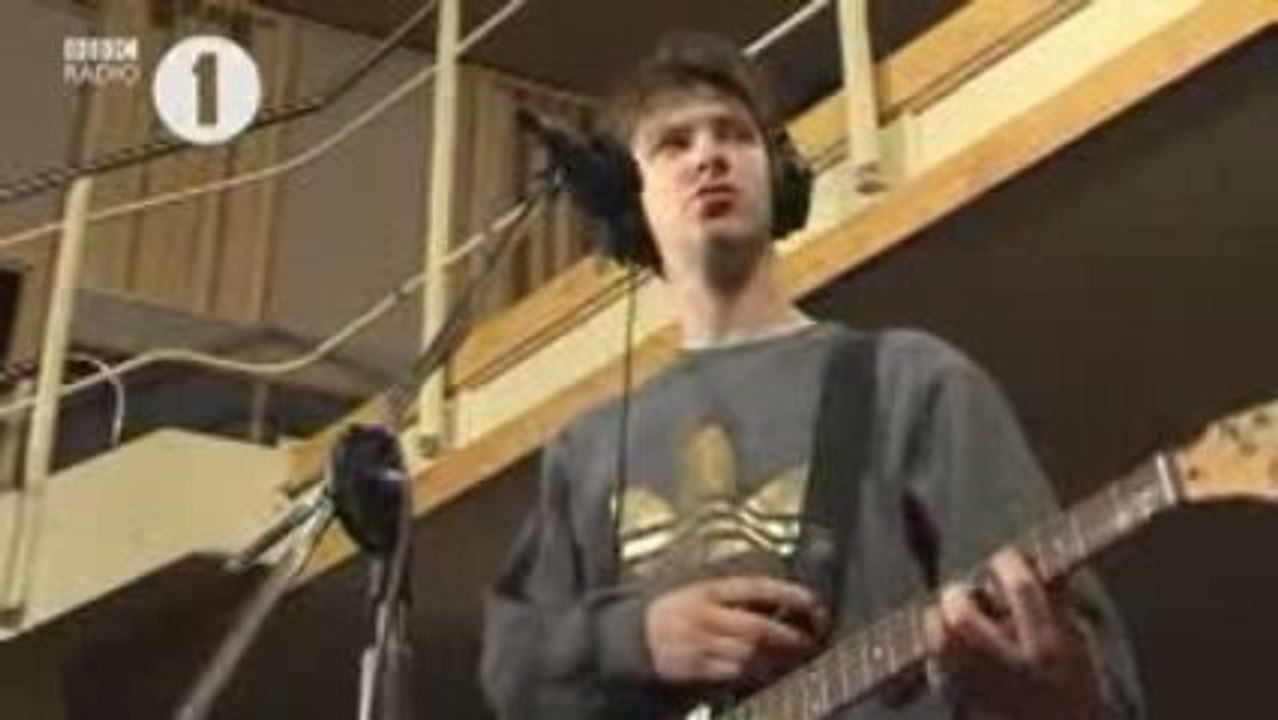 Jamie T - Sticks 'N' Stones - Live BBC Radio 1 (Maida Vale)