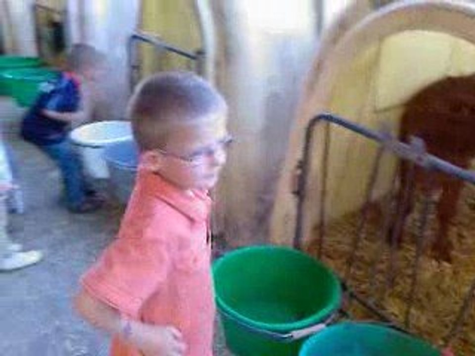 Zélie à la ferme 06 Sept 09