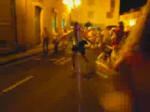 Fête de Dax 2009 - glissade avec bouteilles de sangria