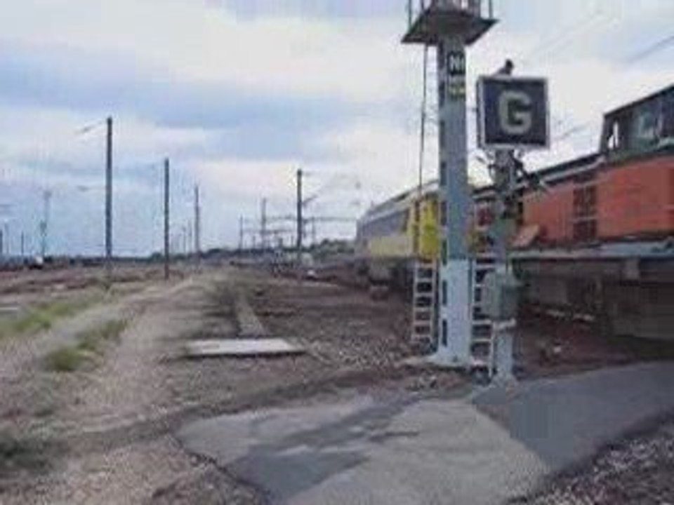 68537