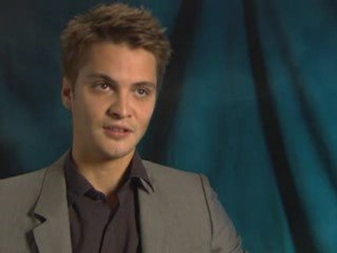 Brothers & Sisters 4.01 - Luke Grimes - Soundbyte 03