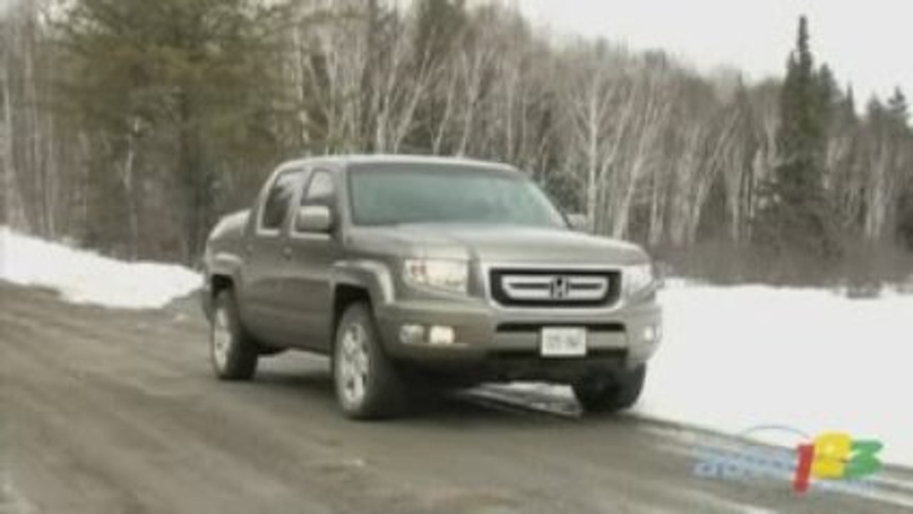 2009 Honda Ridgeline EX-L Navi Review by Auto123.com