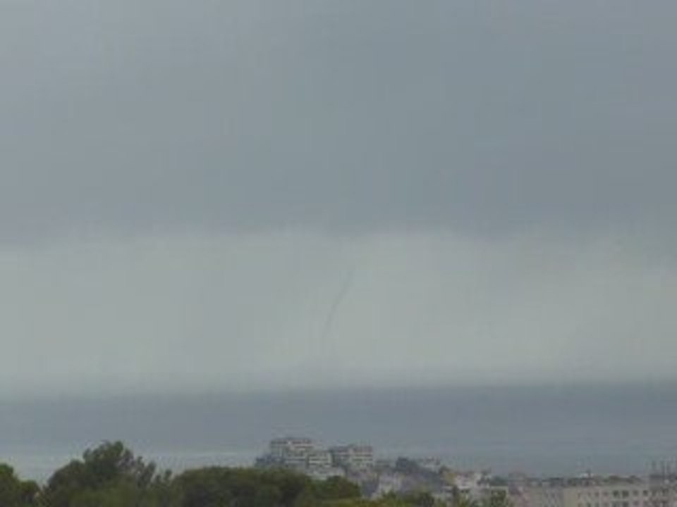 Trombe marine en rade de Marseille