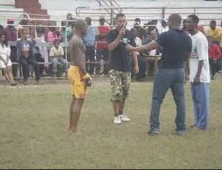 alfred alain (Tsy mipody afara) vs Lego. Morenge