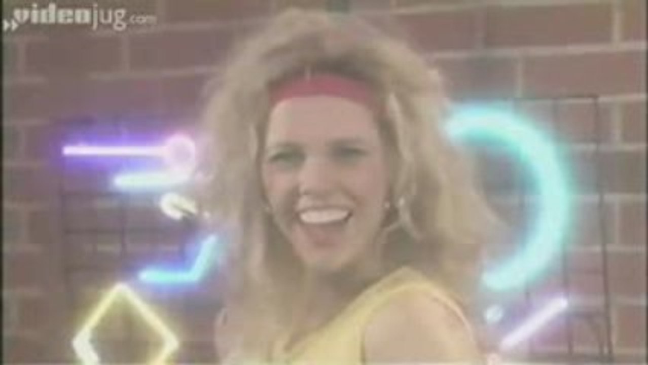 Disturbing Girl Shows You How To Pop Lock Popping Locking