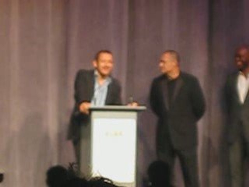 Micmacs à Tire-larigot Dany Boon et Jeunet en english....