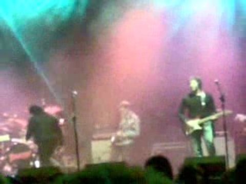 BURNING Qué hace una chica como tú en un sitio como éste