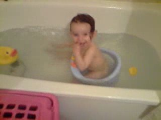 oceane dans son bain