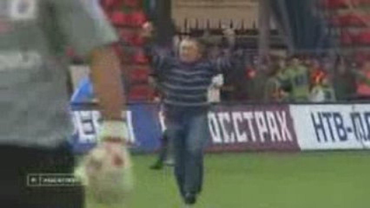 Un supporter marque un penalty