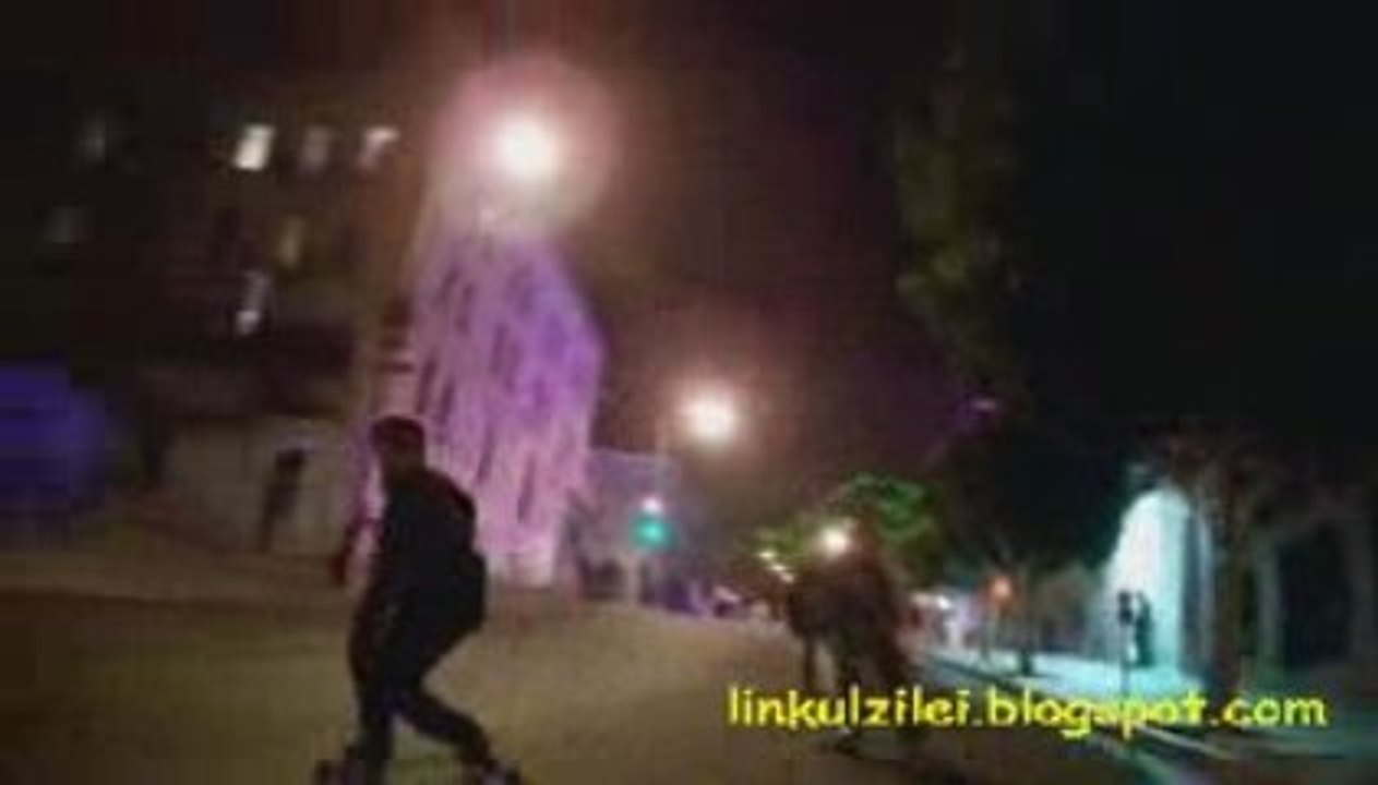 Human Tetris downhill in San Fancisco