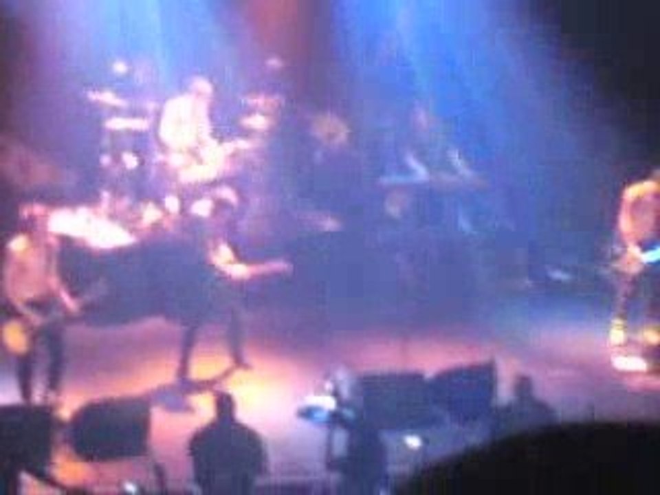 McFly - Lies (live au Bataclan)