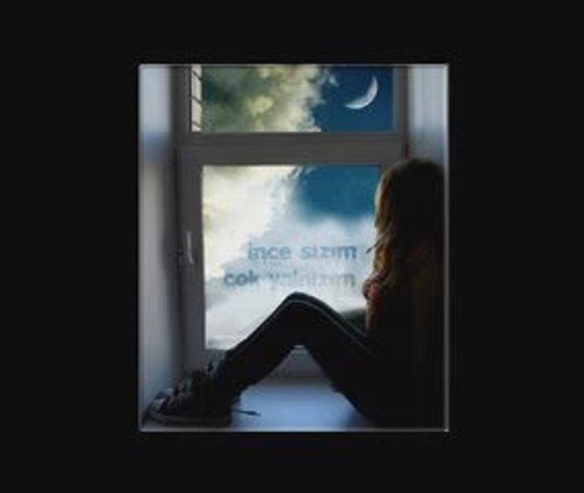 sensiz bu dünyayı sevmiyorum sevmiyorum sevmiyorum...