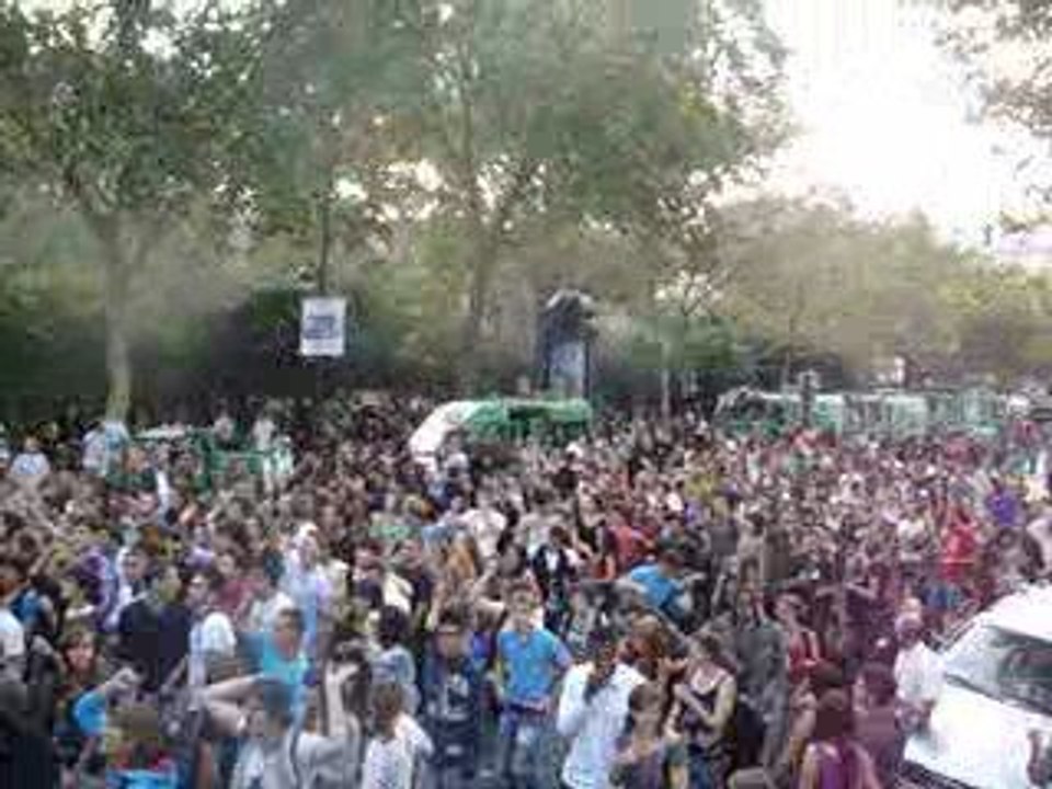 Techno parade 2009 Char Deezer