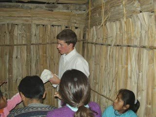 Campo de trabajo del Colegio Mayor Peñafiel en Peru