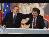 I Giganti, ultimi giorni del governo Berlusconi.